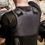 ARMOR EXPRESS BRAVO REV W / 2 BACK PLATE PKTS - MALE - WHITE